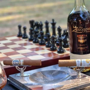 GRAY CLUB 4 X 4 WITH 4 CIGAR HOLDERS