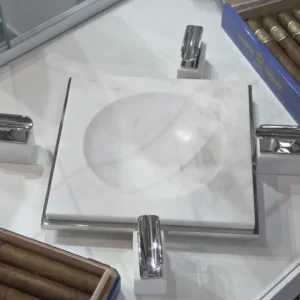 WHITE CLUB 4 X4 WITH 4 CIGAR HOLDERS